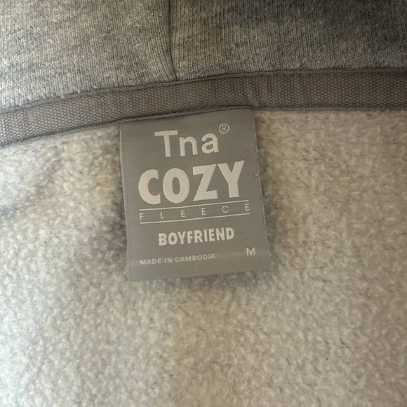 Aritzia zip up sweater - Picture 3 of 3